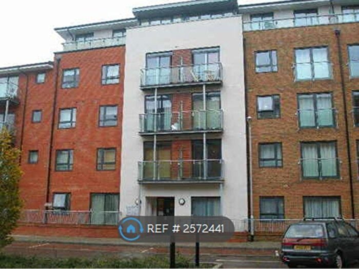 2 Bedroom Flat To Rent In Cherrywood Lodge, London, SE13
