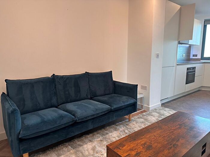 1 Bedroom Flat To Rent In Gillender Street, London, E3