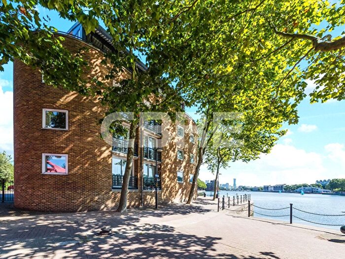 2 Bedroom Flat For Sale In Lock Keeper Heights, Brunswick Quay, SE16