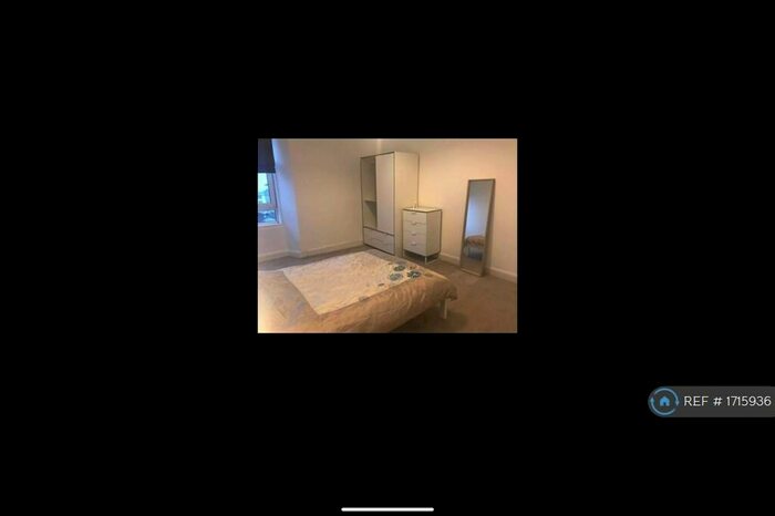 2 Bedroom Flat To Rent In Wolseley Terrace, Edinburgh, EH8