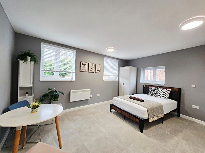 1 Bedroom Studio To Rent In Burnside Road, Becontree, Dagenham, RM8