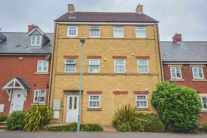 1 Bedroom Flat To Rent In Library Terrace, Dursley, GL11
