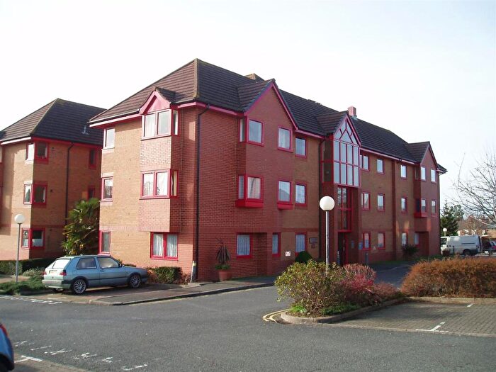 1 Bedroom Flat To Rent In Chailey Court, Franklynn Road, Haywards Heath, RH16