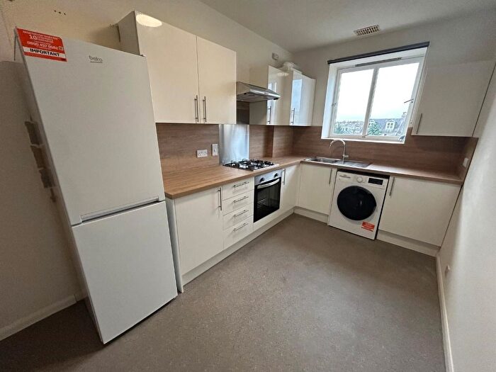 2 Bedroom Flat To Rent In Whitehall Road, West End, Aberdeen, AB25
