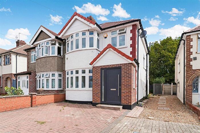 3 Bedroom Semi Detached House For Sale In Willow Gardens, Hounslow, TW3