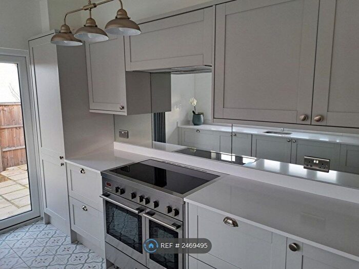 3 Bedroom Detached House To Rent In Lyndhurst Avenue, Twickenham, TW2