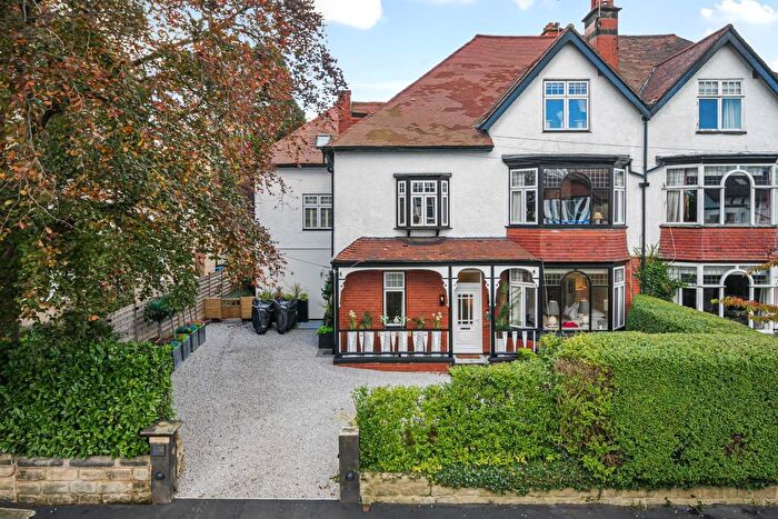 3 Bedroom Flat To Rent In Tewit Well Road, Harrogate, HG2