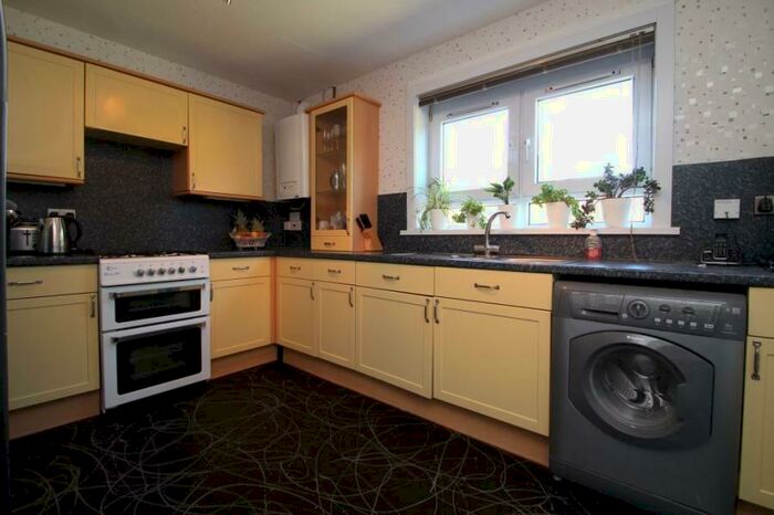 3 Bedroom Flat To Rent In Busbiehill Place, Kilmarnock, KA1