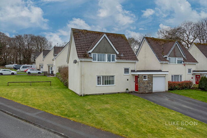 3 Bedroom Link Detached House For Sale In Leat Walk, Roborough, PL6