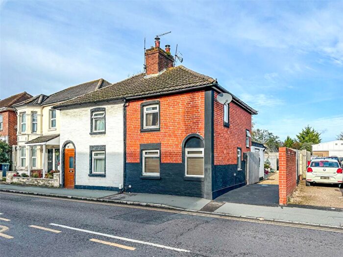 2 Bedroom Semi-Detached House For Sale In Purewell, Christchurch, Dorset, BH23