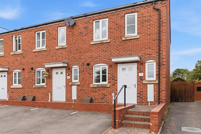 2 Bedroom End Of Terrace House For Sale In Hankinson Road, Warwick, CV34