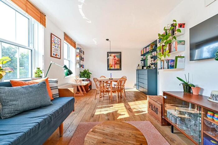 1 Bedroom Flat To Rent In Parkhurst Road, Islington, London, N7