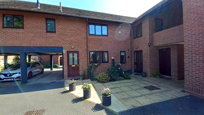 1 Bedroom Apartment To Rent In Castle Lane, Warwick, CV34