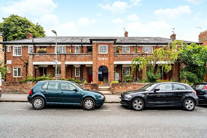 2 Bedroom Flat To Rent In Shirley Place, Oxford, Oxfordshire, OX2