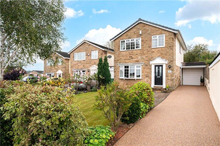 4 Bedroom Detached House For Sale In St. Johns Close, Aberford, Leeds, West Yorkshire, LS25