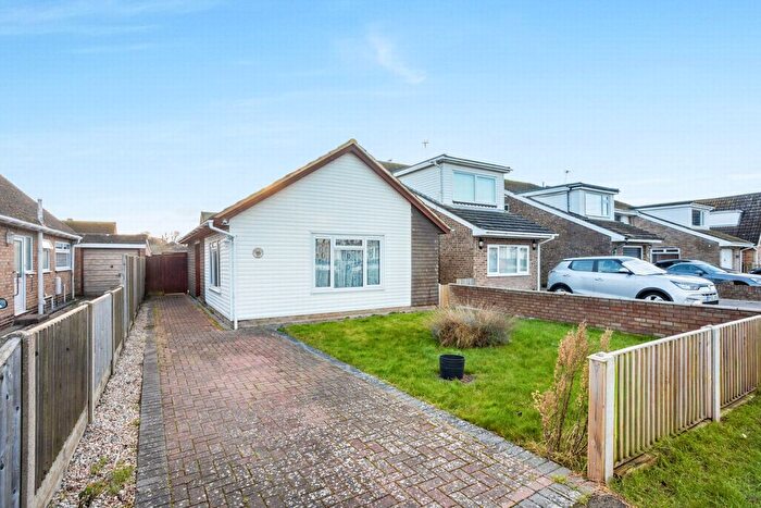 2 Bedroom Bungalow For Sale In Blenheim Road, Littlestone, TN28