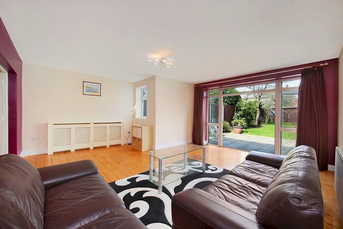 1 Bedroom House To Rent In Pollard Road, Whetstone, N20
