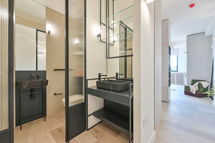 Studio To Rent In The Heights, Harrow On The Hill, Harrow, HA1