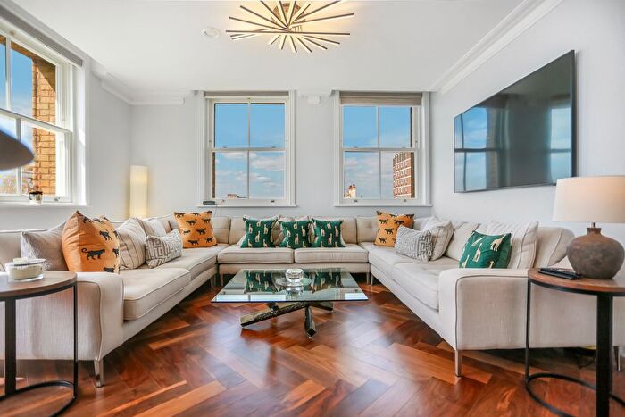 2 Bedroom Flat To Rent In Queens Gardens, Hove, BN3