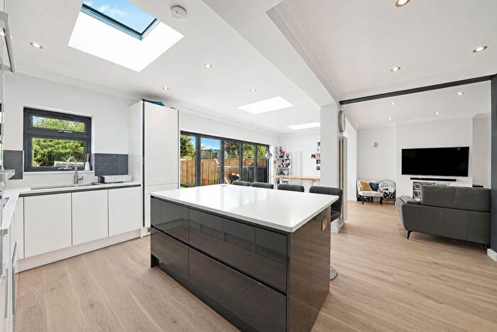 4 Bedroom Semi-Detached House For Sale In North View, Pinner, Greater London, HA5