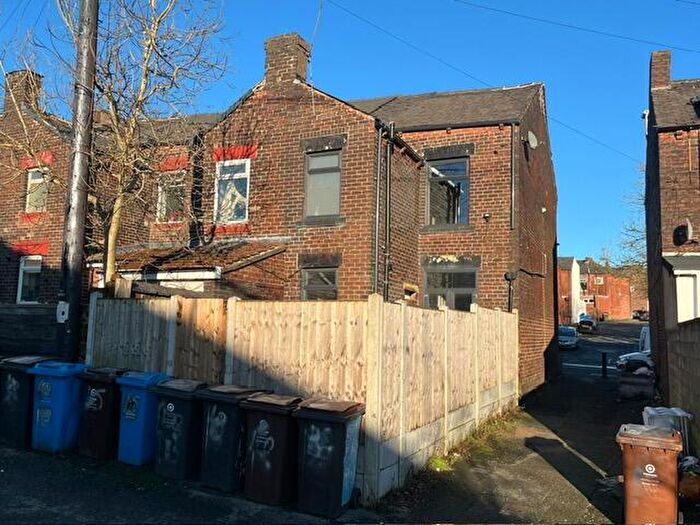 2 Bedroom End Of Terrace House For Sale In Horsedge Street, Oldham, Greater Manchester, OL1