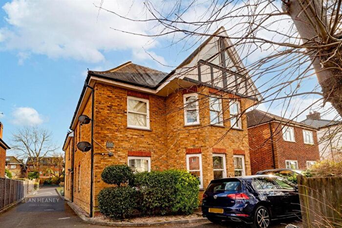 1 Bedroom Apartment For Sale In Leicester Road, Barnet, EN5
