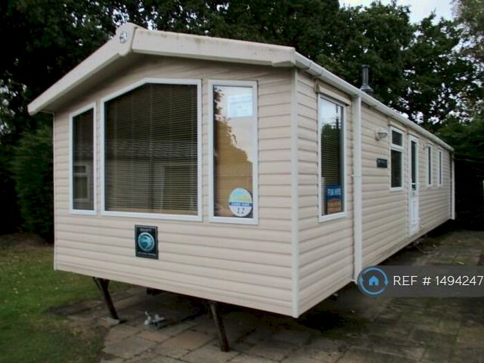 2 Bedroom Mobile Home To Rent In Whitwick Green Road, Bedford, MK44