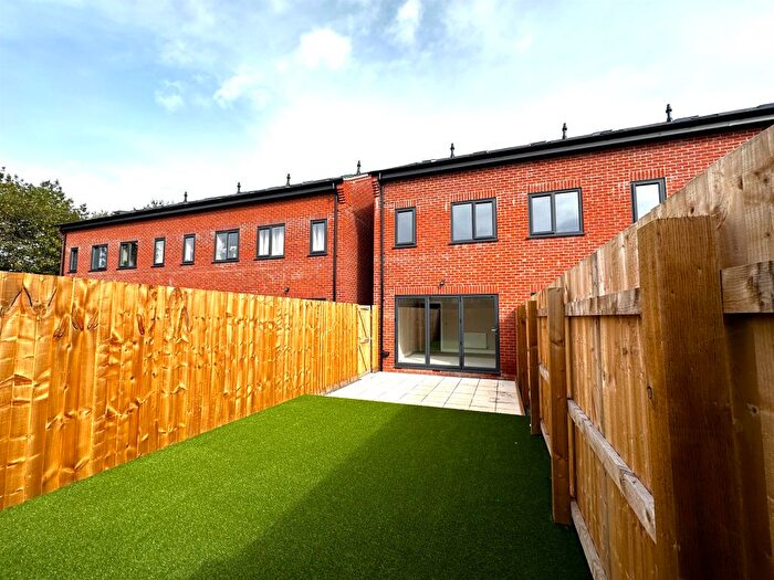 3 Bedroom Town House For Sale In Woodstock Street, Lincoln, LN1