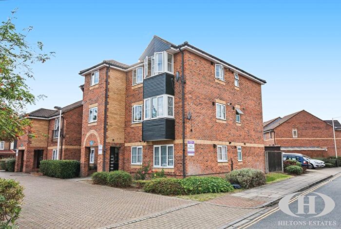 1 Bedroom Flat For Sale In Lowden Road, Southall, UB1