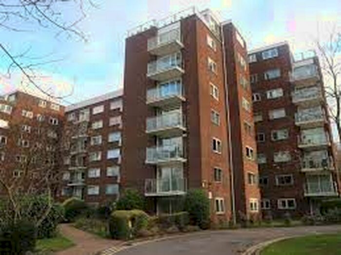 2 Bedroom Flat To Rent In Hillcrest Road, London, W5