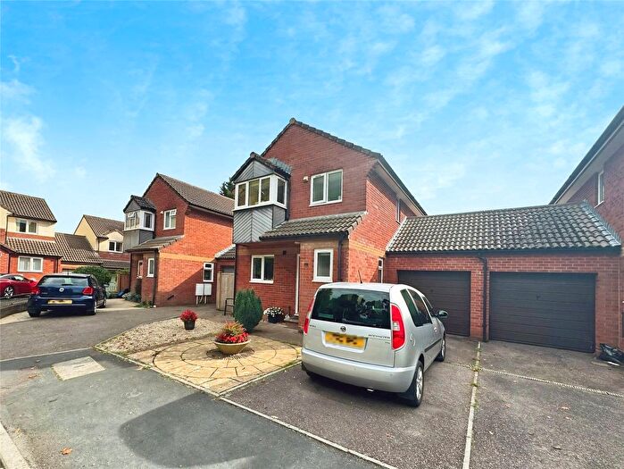3 Bedroom Link Detached House For Sale In Ivydale, Exmouth, Devon, EX8
