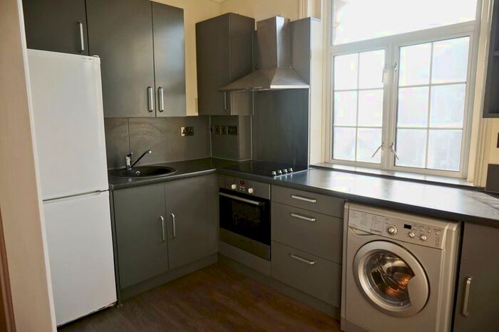 1 Bedroom Flat To Rent In New Wanstead, London E11