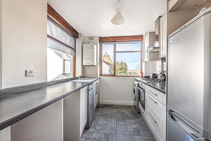 3 Bedroom Terraced House To Rent In North Street, Old Town, SN1