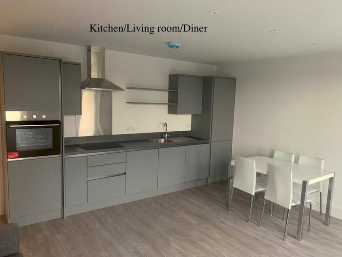 1 Bedroom Flat To Rent In High Road Leytonstone, London, Greater London, E11