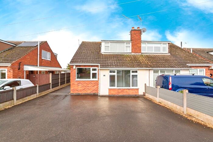 3 Bedroom Semi-Detached Bungalow For Sale In Riverside Road, Newark, NG24