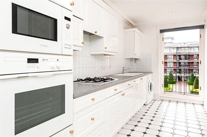 2 Bedroom Flat For Sale In Clevedon Road, Twickenham, TW1