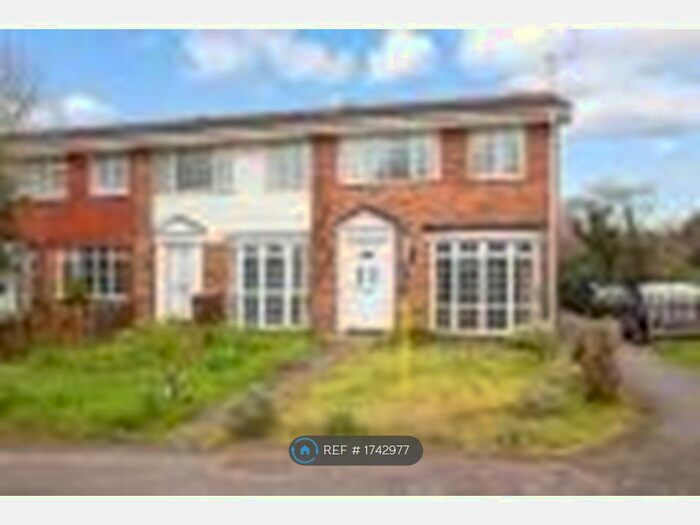 3 Bedroom Terraced House To Rent In Warlingham Close, Rainham, Gillingham, ME8