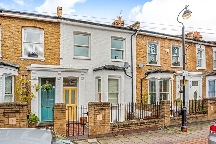 3 Bedroom Terraced House To Rent In Nigel Road, Peckham, SE15