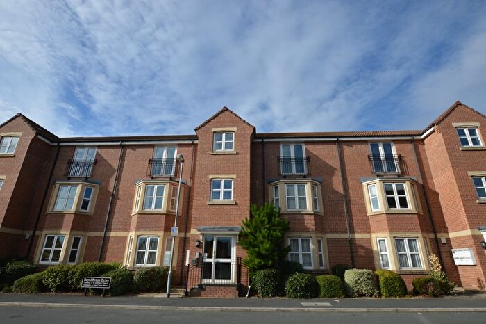 2 Bedroom Flat To Rent In Royal Troon Drive, Wakefield, WF1