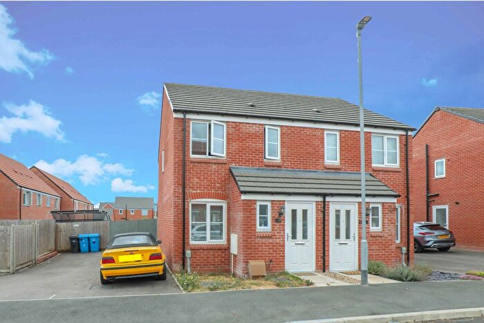 2 Bedroom Semi Detached House For Sale In Manningham Lane, Kettering, NN15
