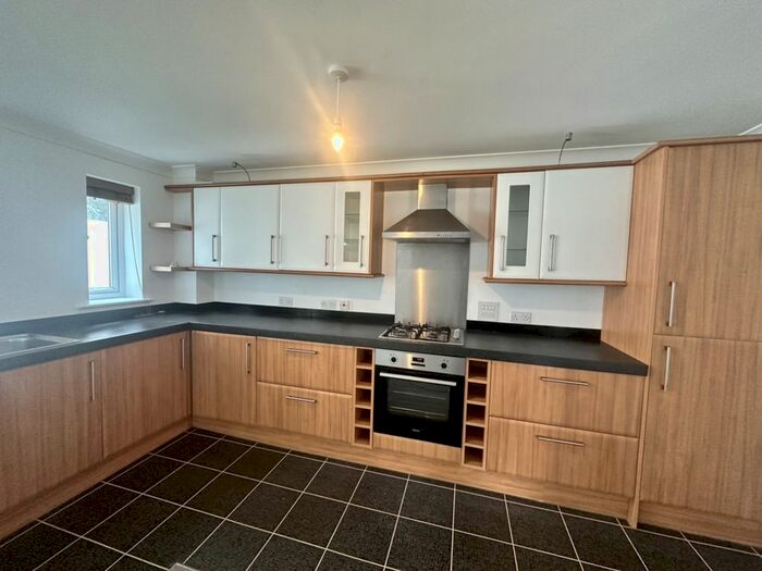 2 Bedroom Flat To Rent In Plain Road, Folkestone, CT20