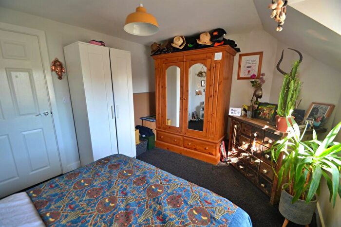 2 Bedroom Flat To Rent In Ashley Cross, BH14