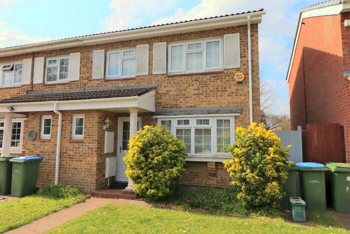 3 Bedroom End Of Terrace House To Rent In Stamford Road, Walton-On-Thames, Surrey, KT12