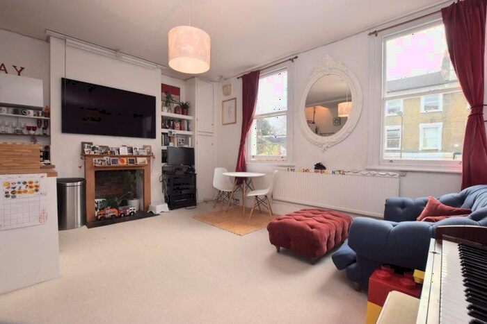 2 Bedroom Flat To Rent In Maude Road, Camberwell, London, SE5