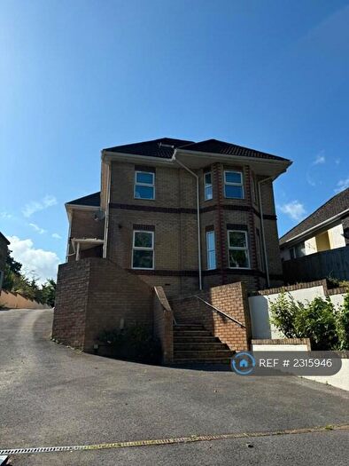 2 Bedroom Flat To Rent In Sebastian Court, Poole, BH12