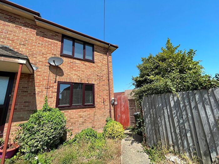 2 Bedroom Property To Rent In Fleet Close, Ryde, PO33