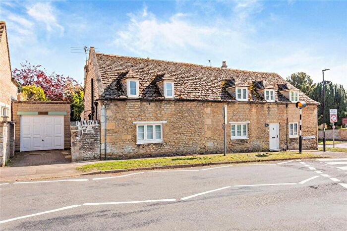 2 Bedroom Cottage For Sale In Peterborough Road, Wansford, Peterborough, PE8