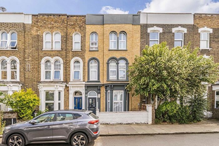 5 Bedroom Property For Sale In Dunlace Road, Clapton, E5
