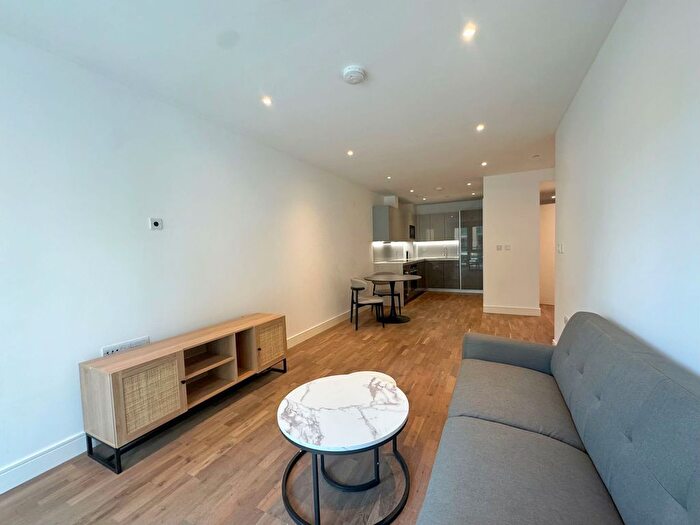 1 Bedroom Flat To Rent In Juniper Drive, London, SW18
