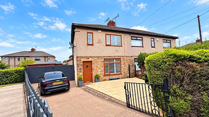 3 Bedroom Semi-Detached House For Sale In Plumpton Walk, Wrose, Bradford, BD2